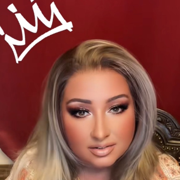 Lita, Daughter, RN caring for mother. 1 daughter, Nana 3 grandbabies, PT Realtor - Picture 4 of 7